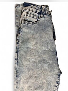 women’s light denim distressed skinny